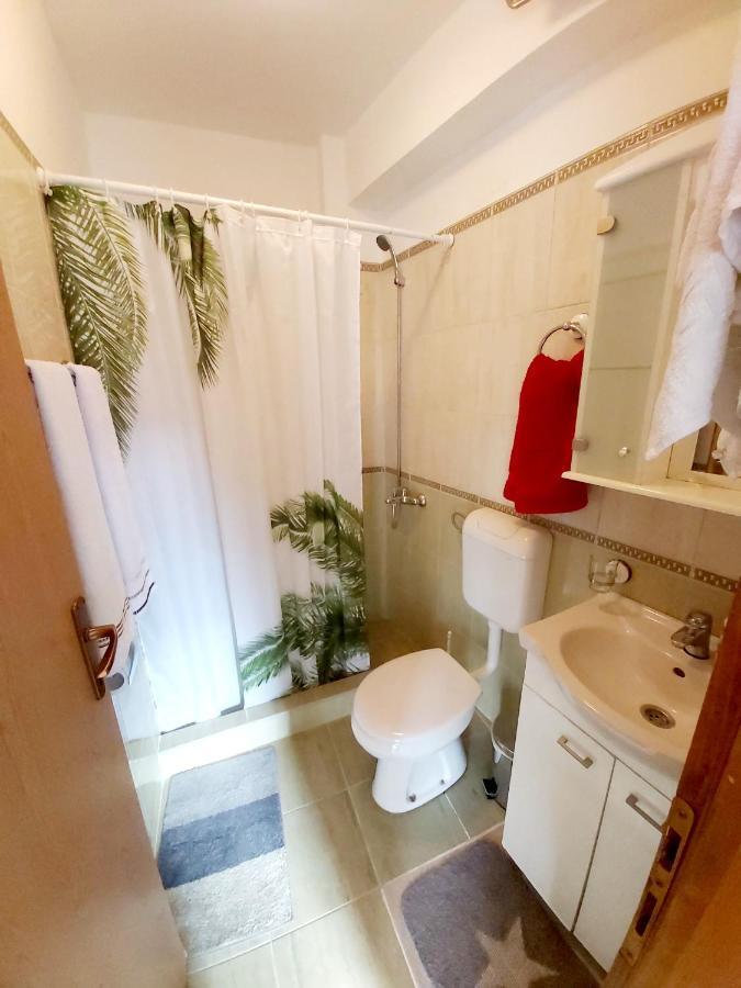 Risan Center Apartment Luaran gambar