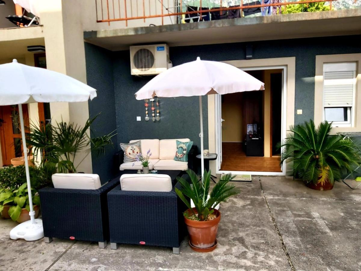Risan Center Apartment Luaran gambar