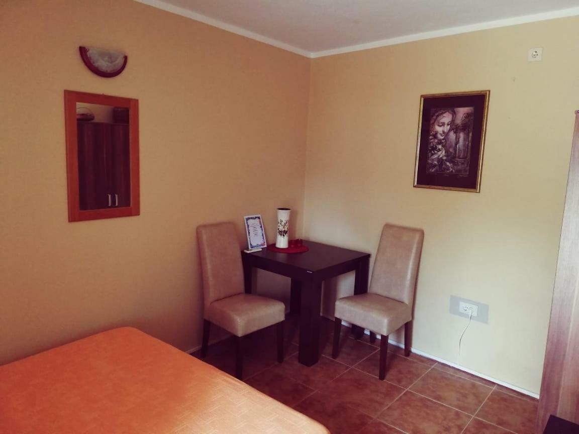 Risan Center Apartment Luaran gambar