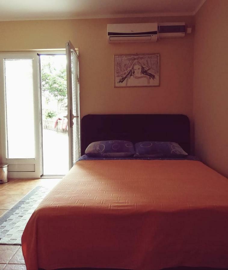 Risan Center Apartment Luaran gambar