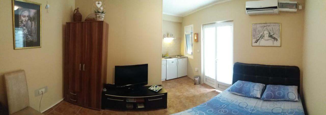Risan Center Apartment Luaran gambar
