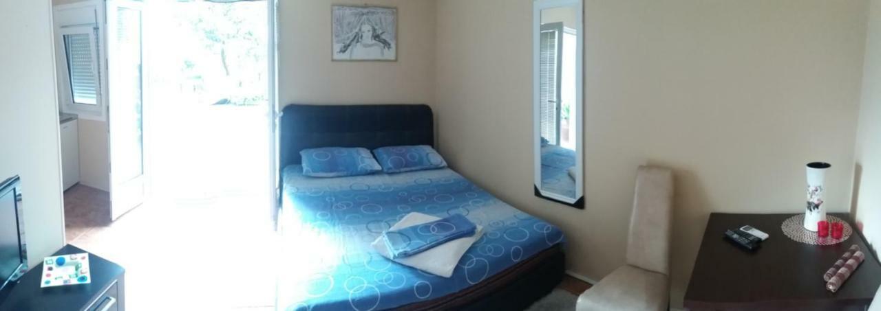 Risan Center Apartment Luaran gambar