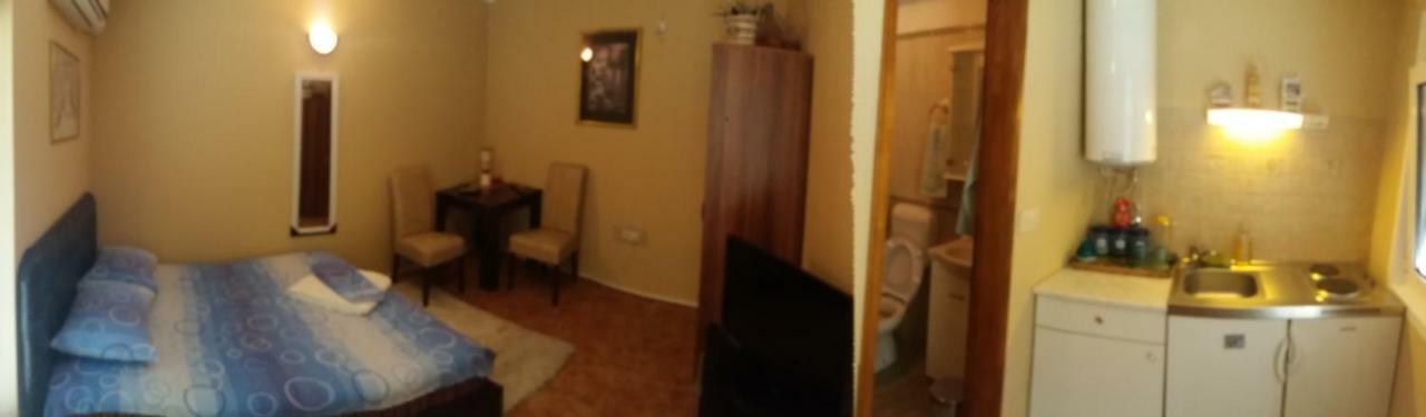 Risan Center Apartment Luaran gambar